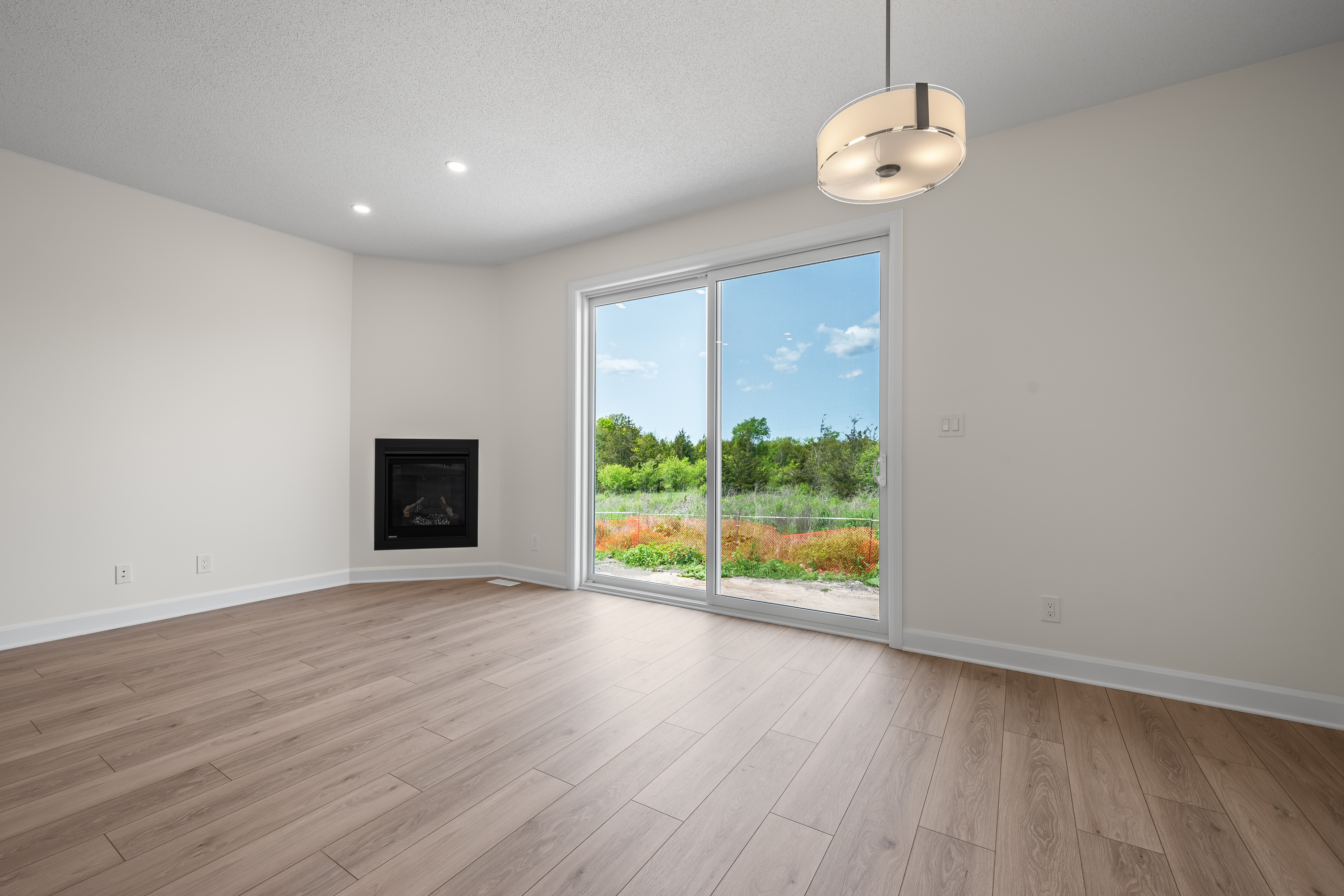 Open concept kitchen, livingroom and dining room