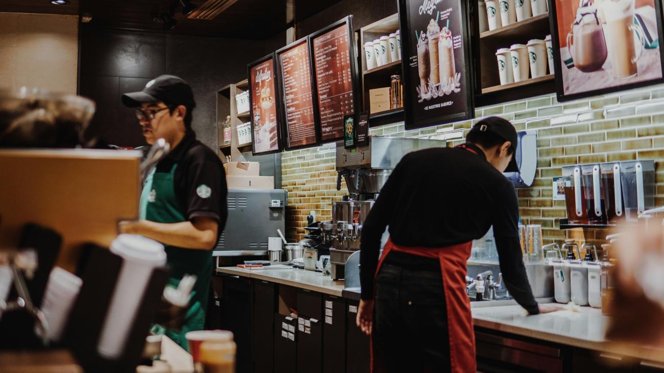 The community offers several Starbucks locations alongside a variety of locally owned coffee shops, making it easy to grab your favorite brew. Whether you’re looking for a quick caffeine fix or a cozy spot to relax, there are plenty of options nearby to suit every taste.Photo by Asaela Maury, Unsplash.