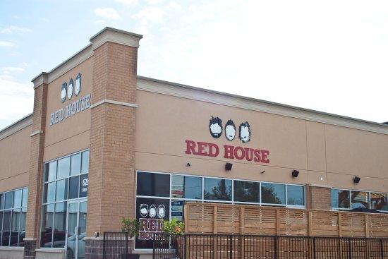 A popular west-end spot, this local pub offers hearty meals, drinks, and a friendly atmosphere—one of many great places in the area to gather with friends and family.